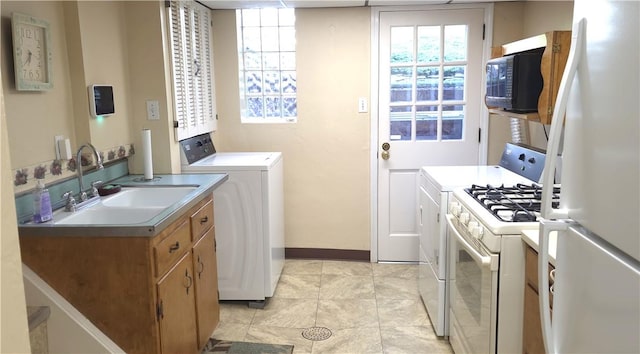211 Hester Ave, Stowe Twp, PA 15136 - photo 24