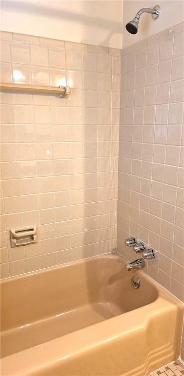 211 Hester Ave, Stowe Twp, PA 15136 - photo 17