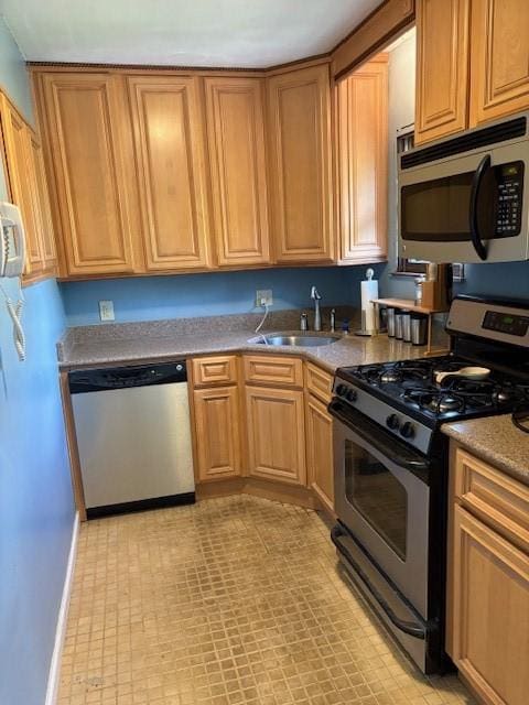 268 Kingston Dr, Wilkins Twp, PA 15235 - photo 4
