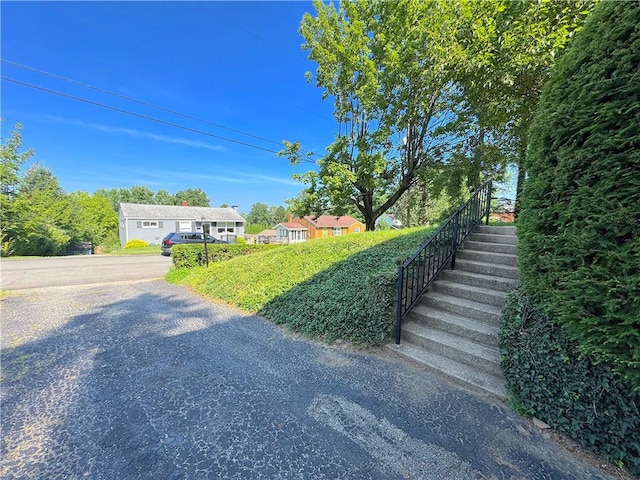 213 Monica Dr, Hempfield Twp, PA 15601 - photo 4