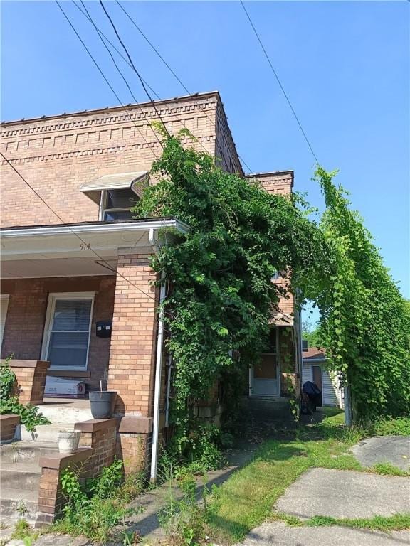 514 Pearson St, New Castle, PA 16101 - photo 2