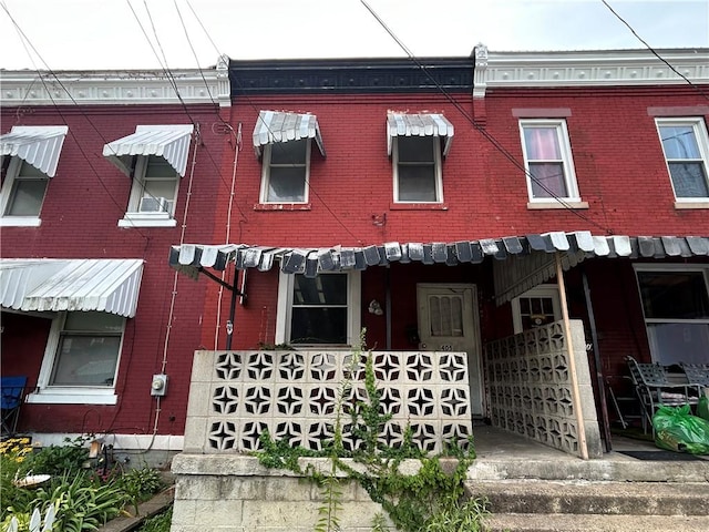 405 S 5th St, Jeannette, PA 15644 - photo 2