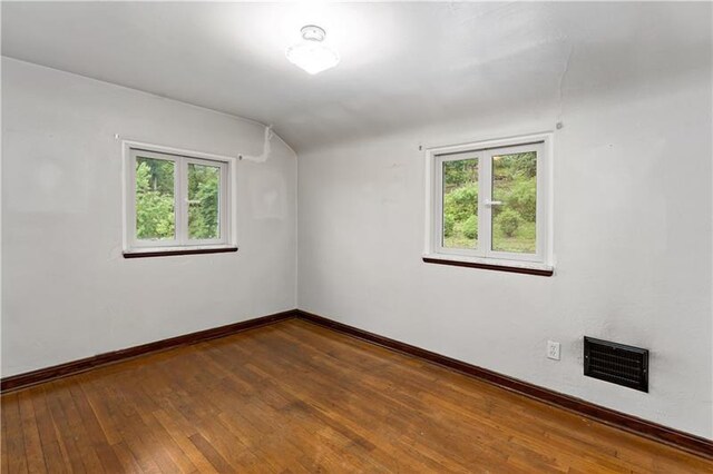 350 Broadway Dr, Pleasant Hills, PA 15236 - photo 13