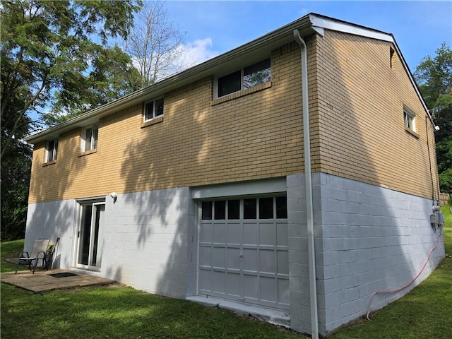 325 Walpole Dr, Penn Hills, PA 15235 - photo 3