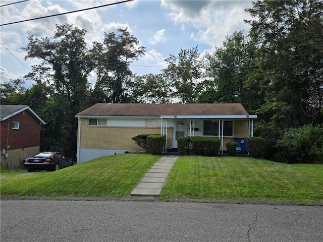 325 Walpole Dr, Penn Hills, PA 15235 - photo 2