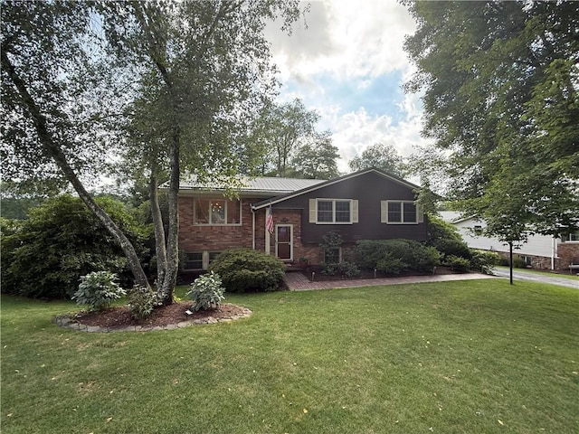 70 Windsor St, White Twp, PA 15701 - photo 1