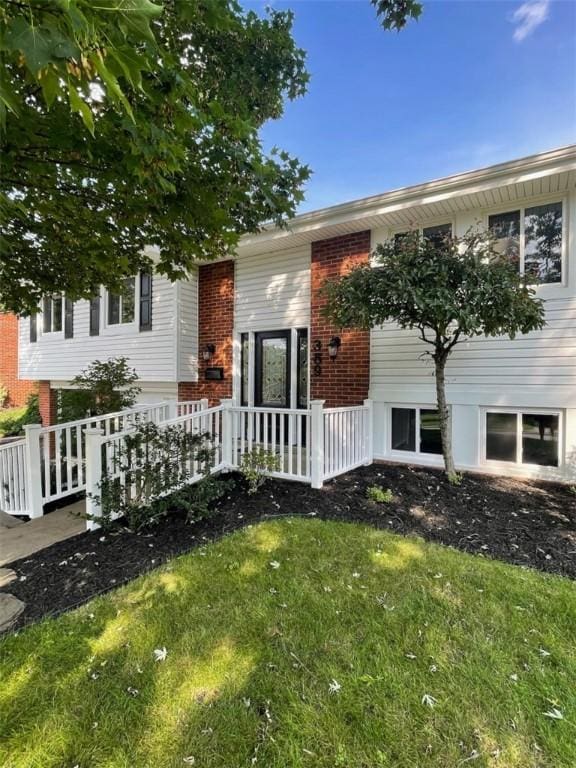 389 Tara Dr, Pleasant Hills, PA 15236 - photo 2