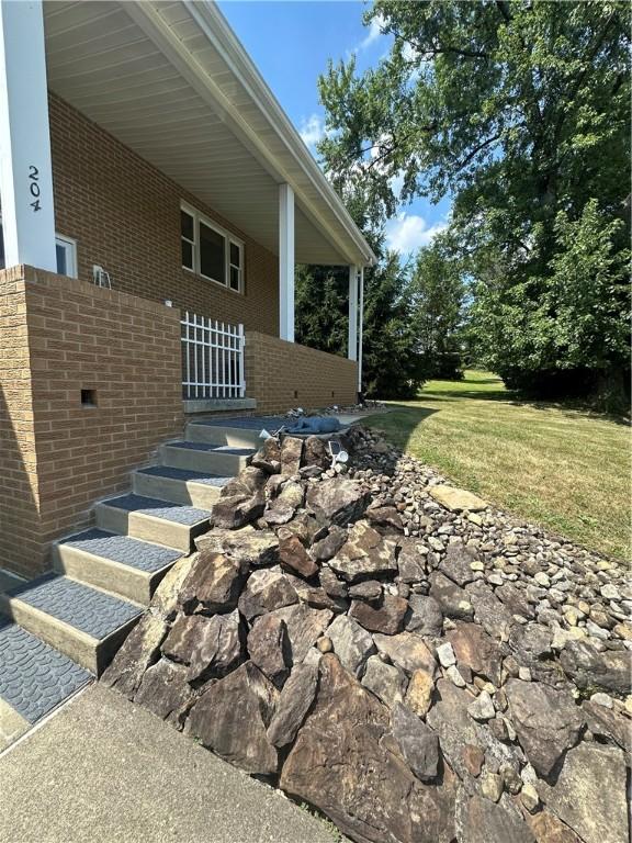 204 Morrow Way, Hopewell Twp, PA 15001 - photo 2