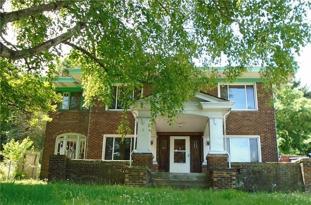 view of front of house featuring a porch