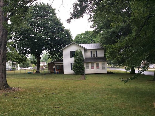 view of front of house with a front yard