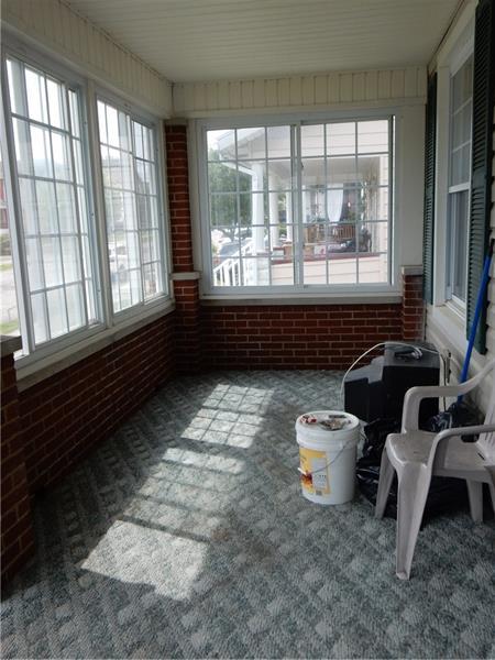 sunroom featuring a healthy amount of sunlight