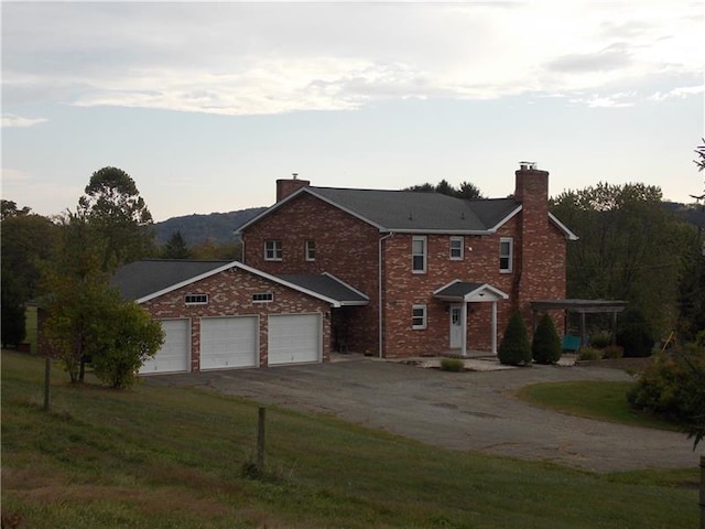 front of property with a front lawn