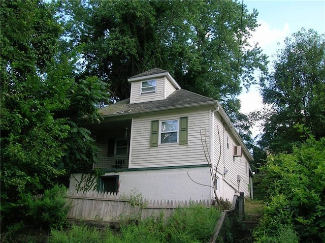 view of home's exterior