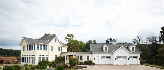 view of front facade with a garage