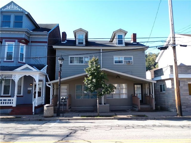 view of front facade featuring a porch