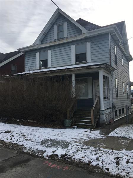 view of front facade featuring covered porch