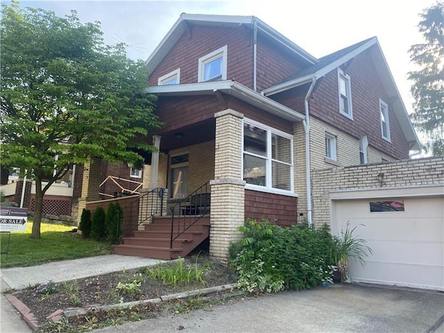 view of front of house with a garage