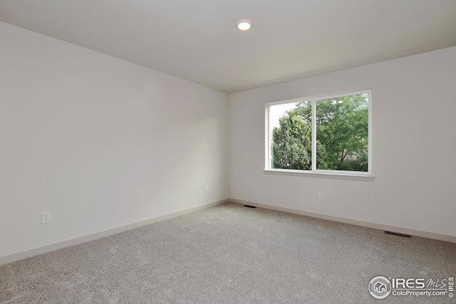 empty room with carpet