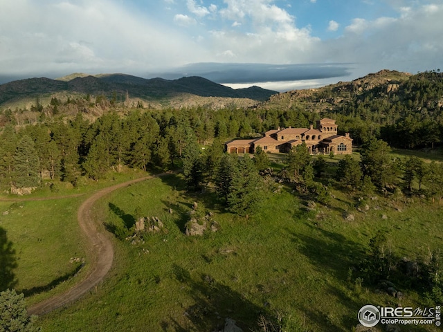 bird's eye view with a mountain view