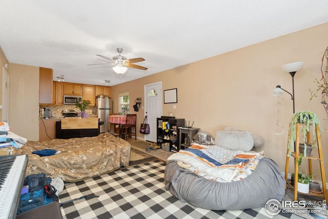 living room featuring ceiling fan