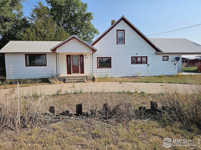 view of modern farmhouse