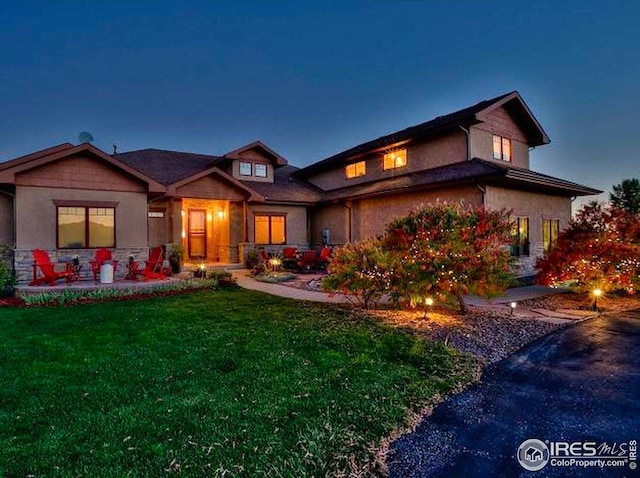 view of front of property with a front yard