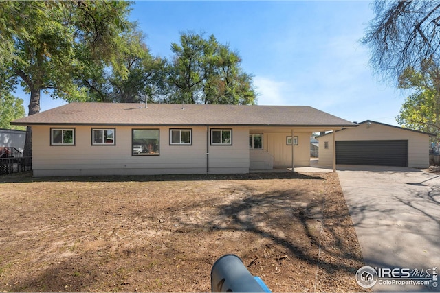 single story home featuring a garage