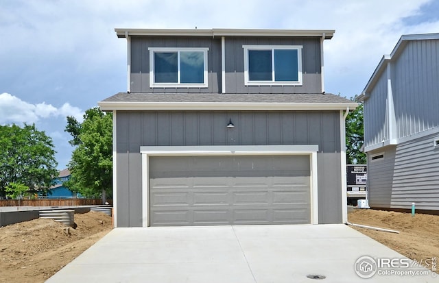 view of front facade featuring a garage