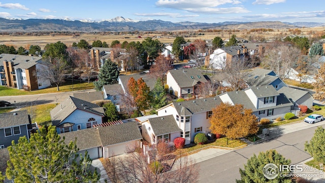 bird's eye view with a mountain view