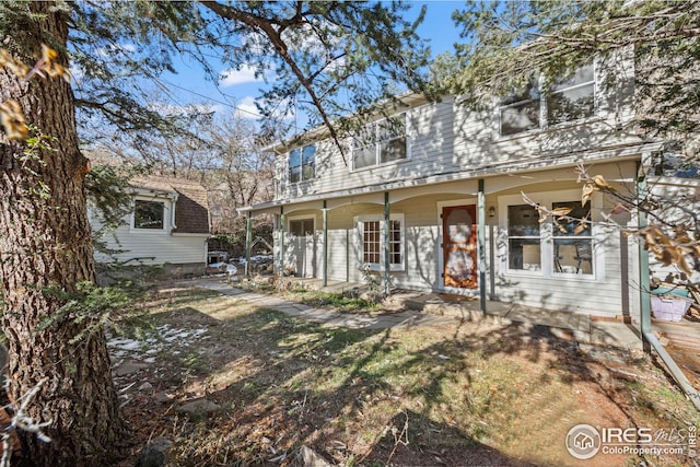 view of front of home featuring a porch