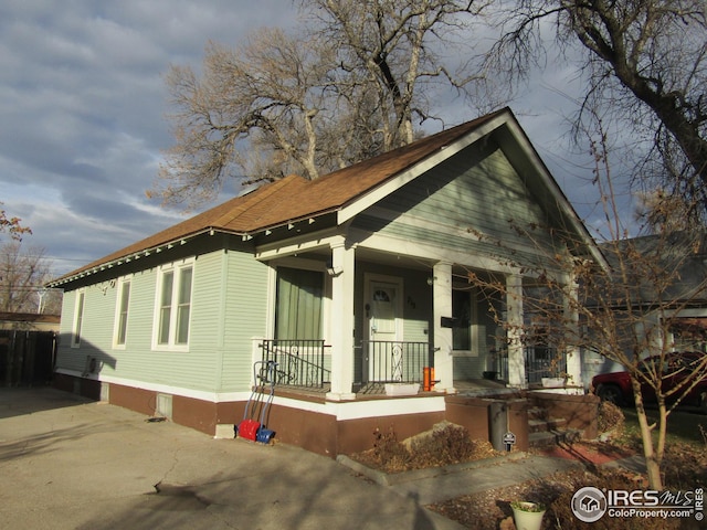 view of front of house featuring a porch