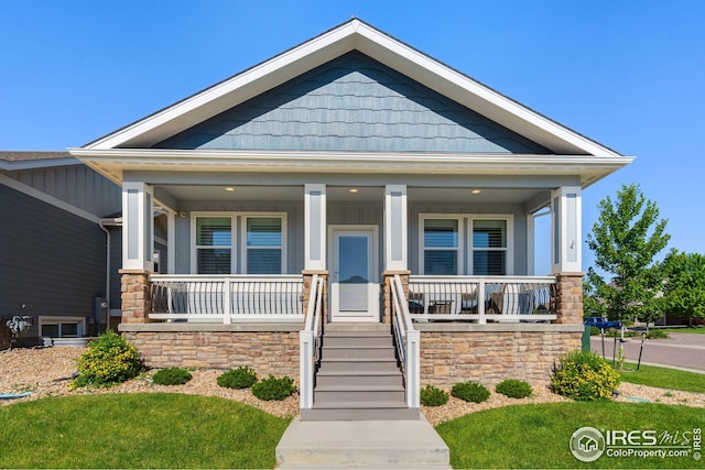 view of front of house featuring covered porch