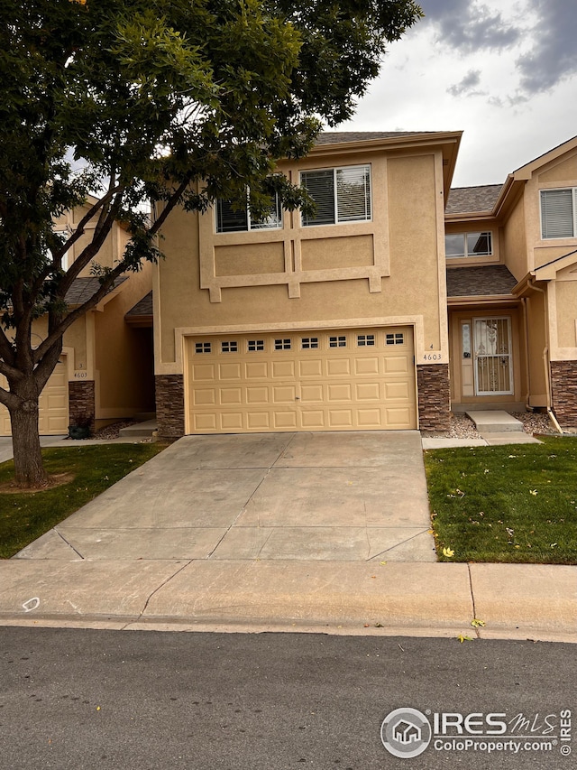 view of front facade with a garage