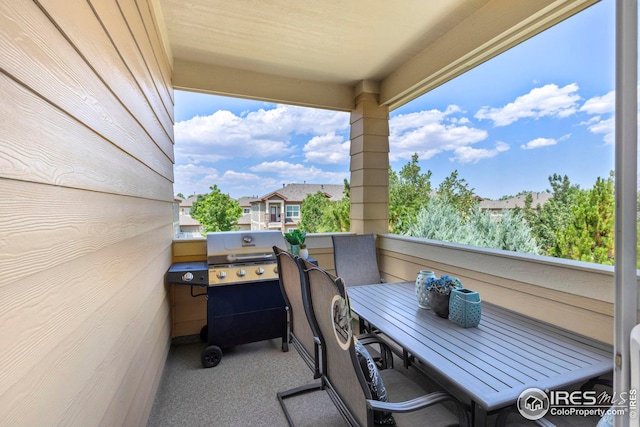 balcony featuring a grill