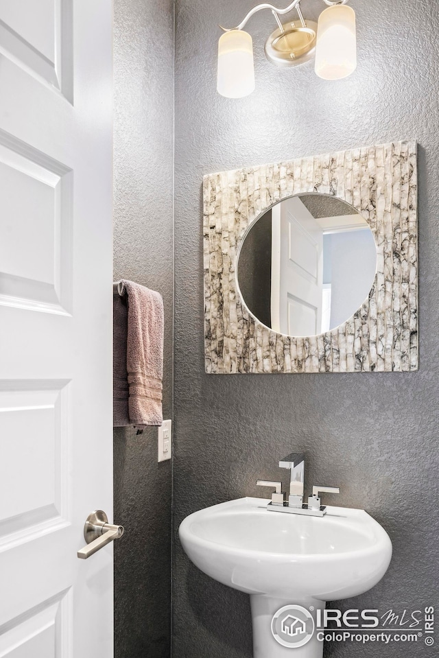 bathroom with sink