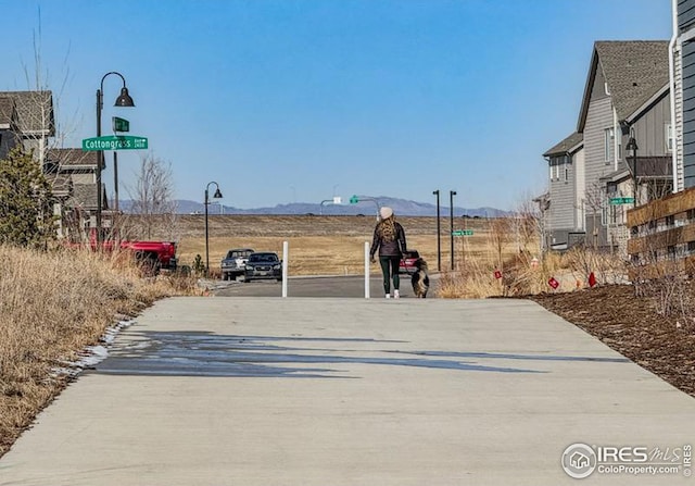 view of property's community featuring a mountain view