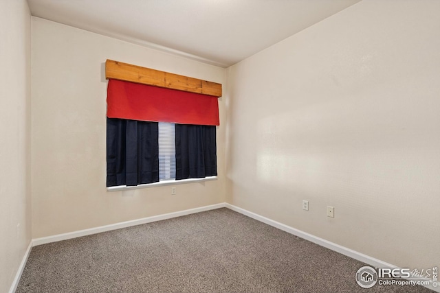 view of carpeted spare room