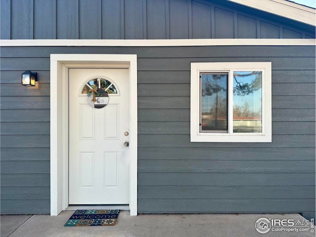 view of property entrance