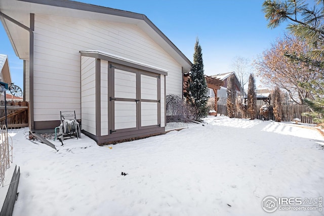 view of front of home featuring an attached garage and driveway