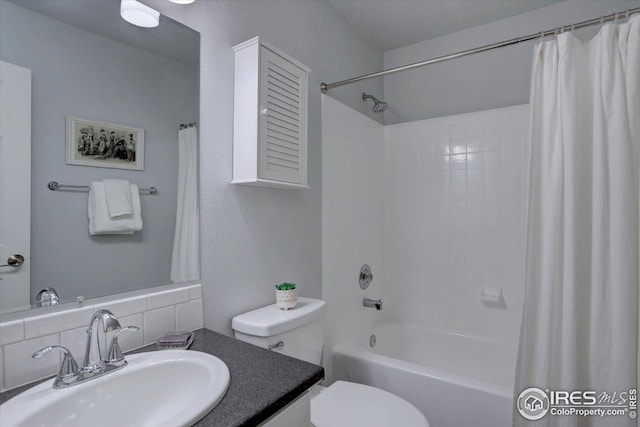 1105 Bacchus Dr Unit 8, Lafayette, CO 80026 - bathroom with shower / bath combination with curtain, vanity, and toilet