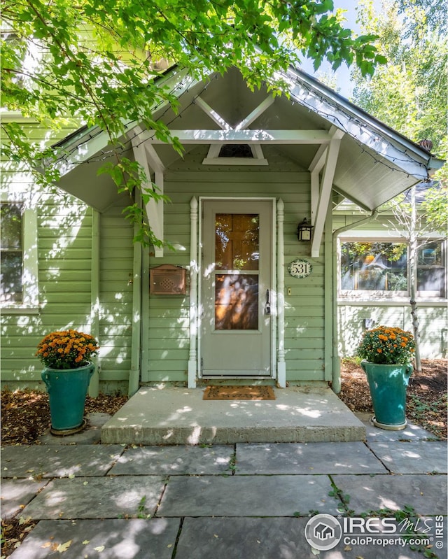 view of property entrance