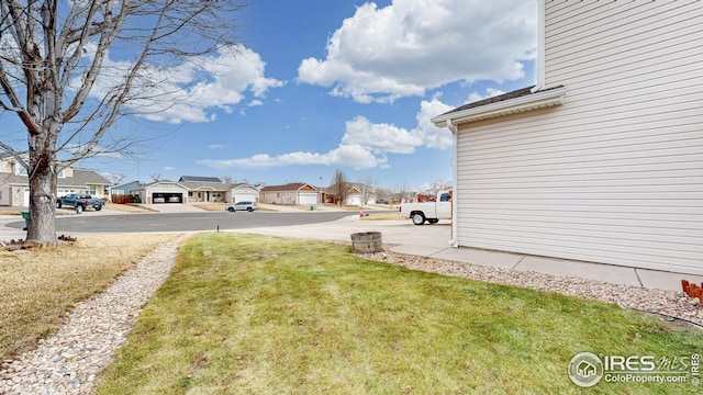 view of yard with a residential view