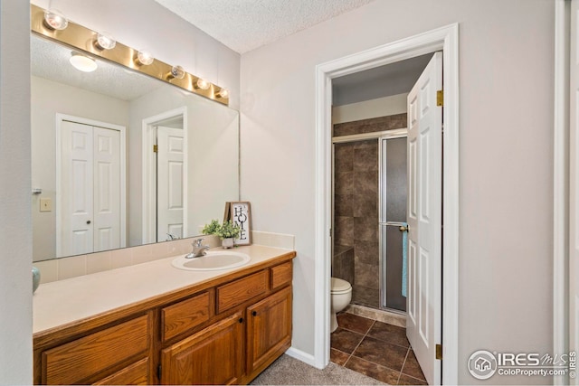unfurnished bedroom featuring connected bathroom, visible vents, baseboards, light carpet, and a ceiling fan