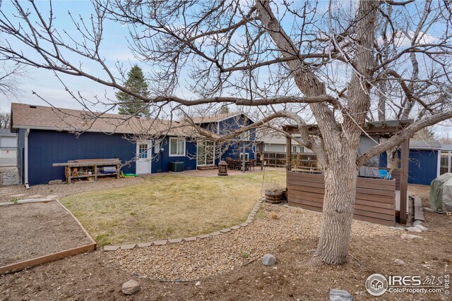 12901 E Idaho Dr, Aurora, CO 80012 - view of yard featuring entry steps