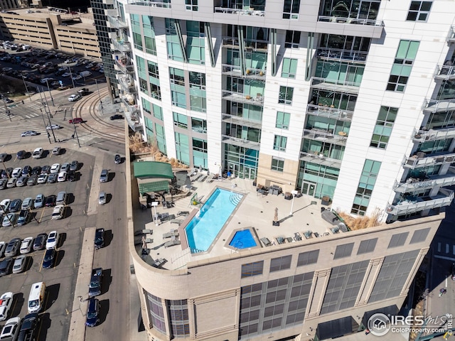 2001 Lincoln St Unit 2113, Denver, CO 80202 - aerial view of apartment complex and a pool