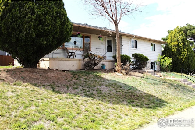 817 Warner St, Fort Morgan, CO 80701 - single story home with a front yard