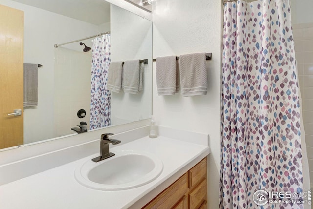 3821 Howe Ct, Boulder, CO 80301 - full bath with vanity and a shower with shower curtain
