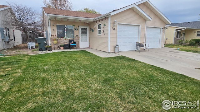 view of front facade with a garage and driveway