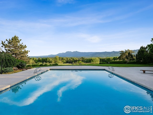 8000 N 41st St, Longmont, CO 80503 - outdoor pool with a mountain view