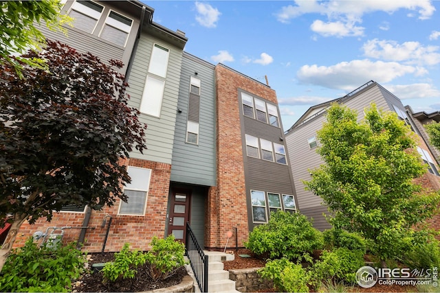 9052 E 47th Ave, Denver, CO 80238 - view of building exterior